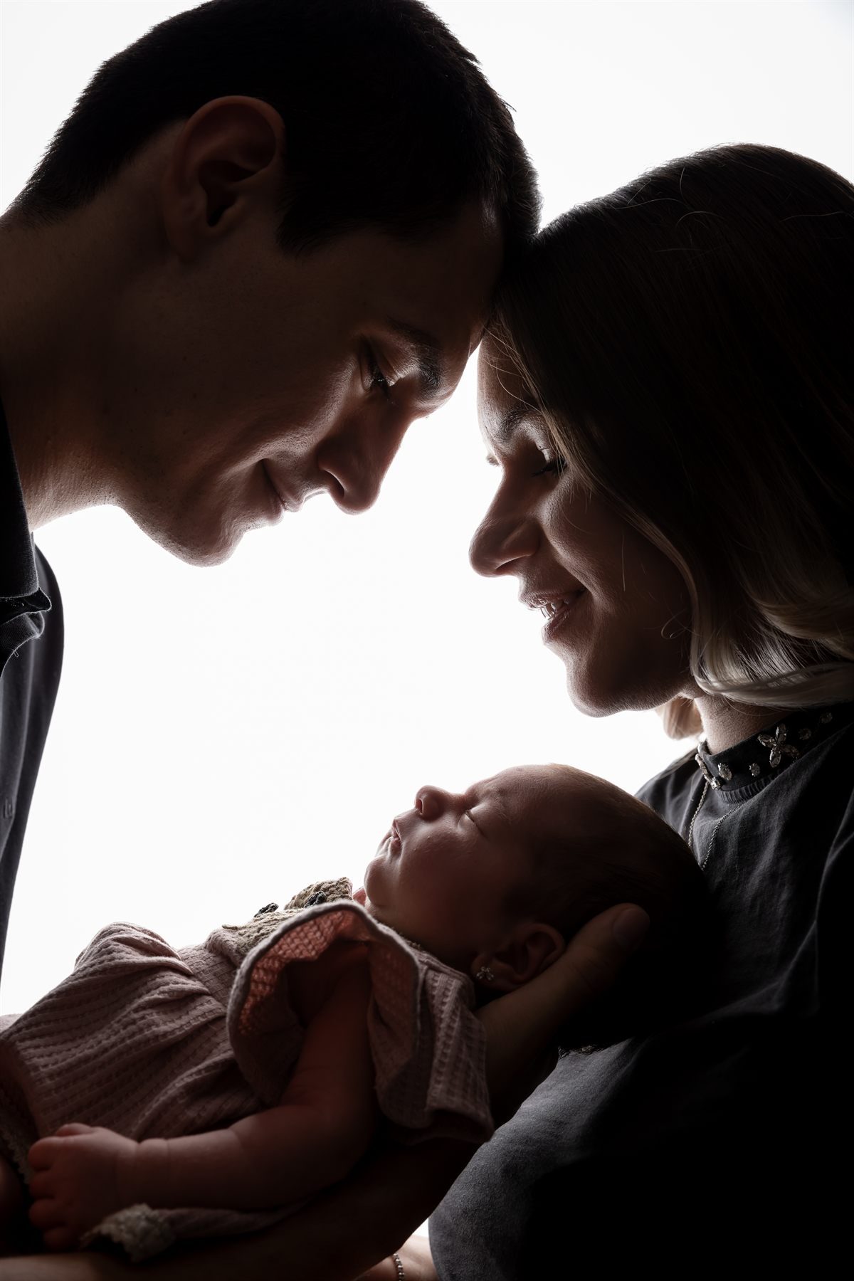 Ședință foto newborn pentru familii din Sânmartin